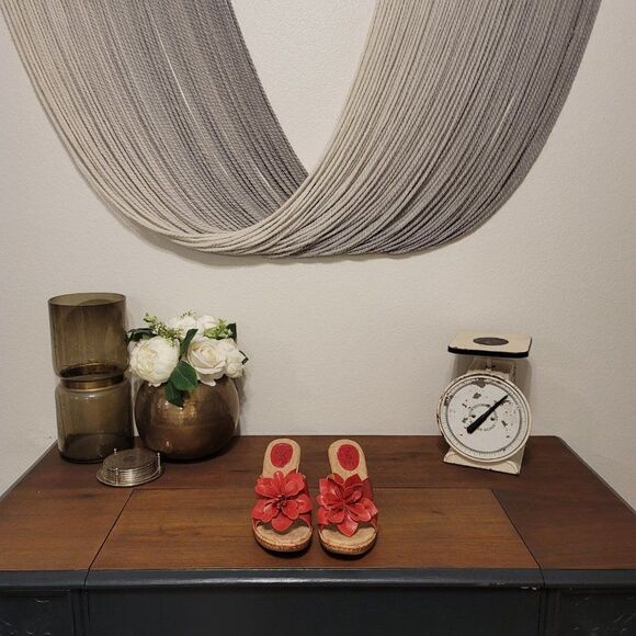 B.O.C. Flower Wedge Sandal Sz 38 (US-7) - Picture 2 of 8